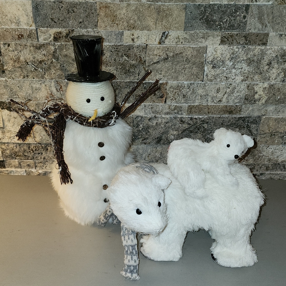 Christmas Decor Charming White Snowman and Polar Bear Holiday Decor Set Of 2